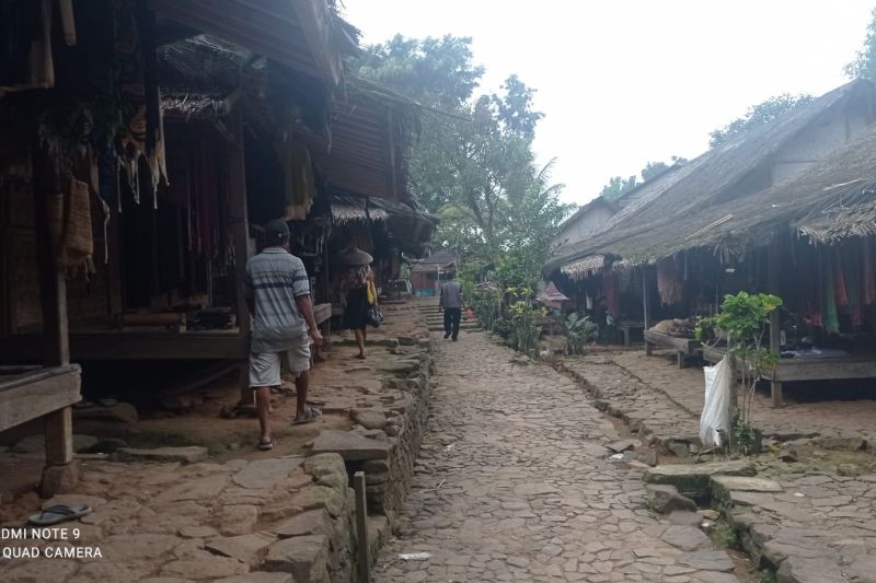 Pengunjung Saba Budaya Badui dilarang potong pohon dan buang sampah Pengunjung Saba Budaya Badui dilarang potong pohon dan buang sampah