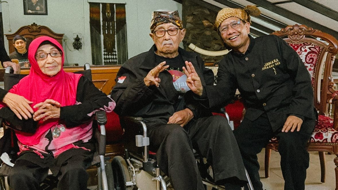 Mahfud sambangi Solihin GP, diminta terus jaga persatuan Mahfud sambangi Solihin GP, diminta terus jaga persatuanÂ