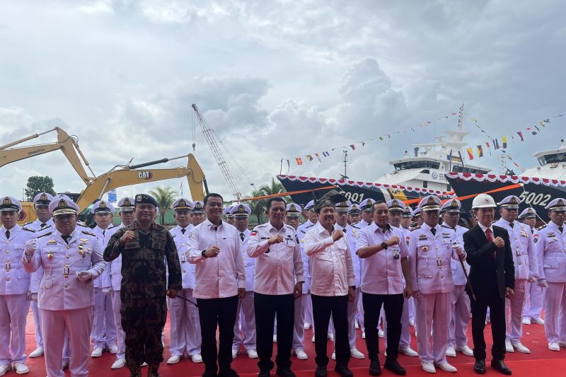 Menteri KP resmikan 2 kapal pengawas kelautan di Batam Menteri KP resmikan 2 kapal pengawas kelautan di Batam