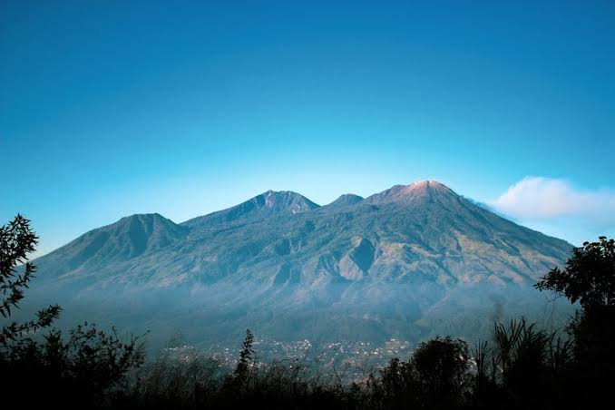 Musim penghujan tiba, wisata pendakian Gunung Arjuna masih ditutup Musim penghujan tiba, wisata pendakian Gunung Arjuna masih ditutup