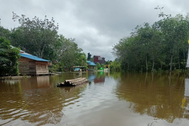 Banjir sebabkan pembangunan infrastruktur tertunda di Kapuas Hulu Banjir sebabkan pembangunan infrastruktur tertunda di Kapuas Hulu