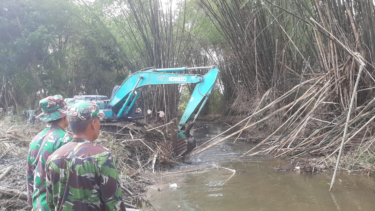 Antisipasi lahan kebanjiran, Sungai Langsur dinormalisasi Disnaktan Sukoharjo