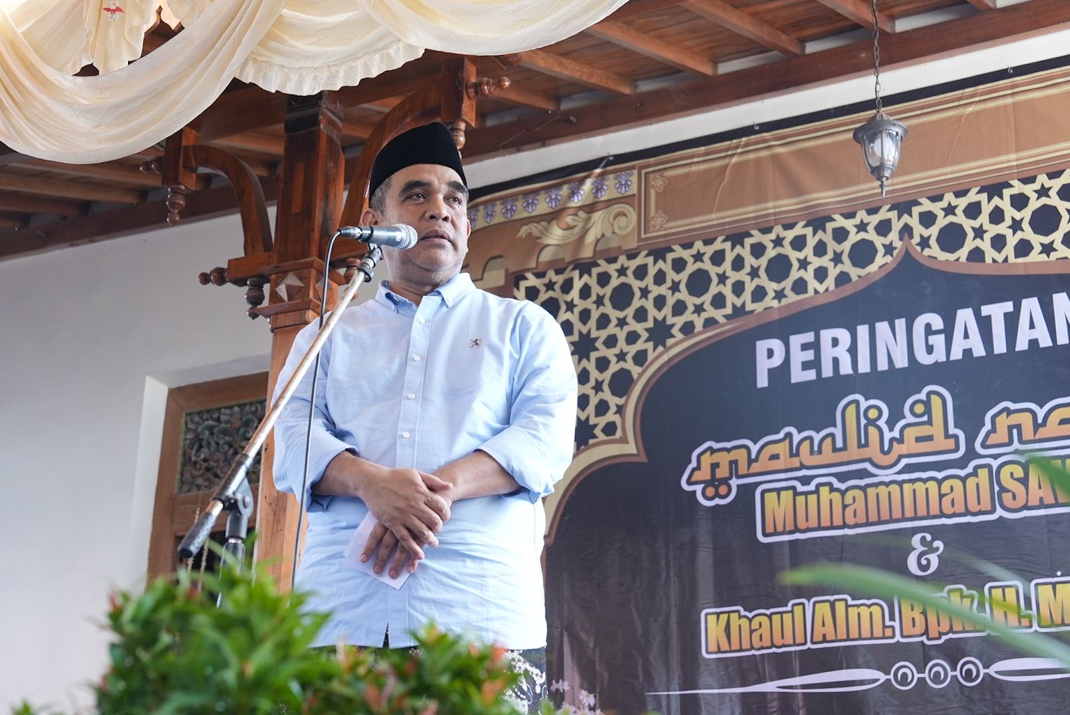 Hadiri Maulid, Sekjen Gerindra Muzani ajak masyarakat berdoa untuk kebaikan bangsa Hadiri Maulid, Sekjen Gerindra Muzani ajak masyarakat berdoa untuk kebaikan bangsaÂ