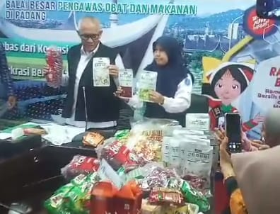 Jelang Nataru, Balai Besar POM Padang amankan makanan impor ilegal Jelang Nataru, Balai Besar POM Padang amankan makanan impor ilegal