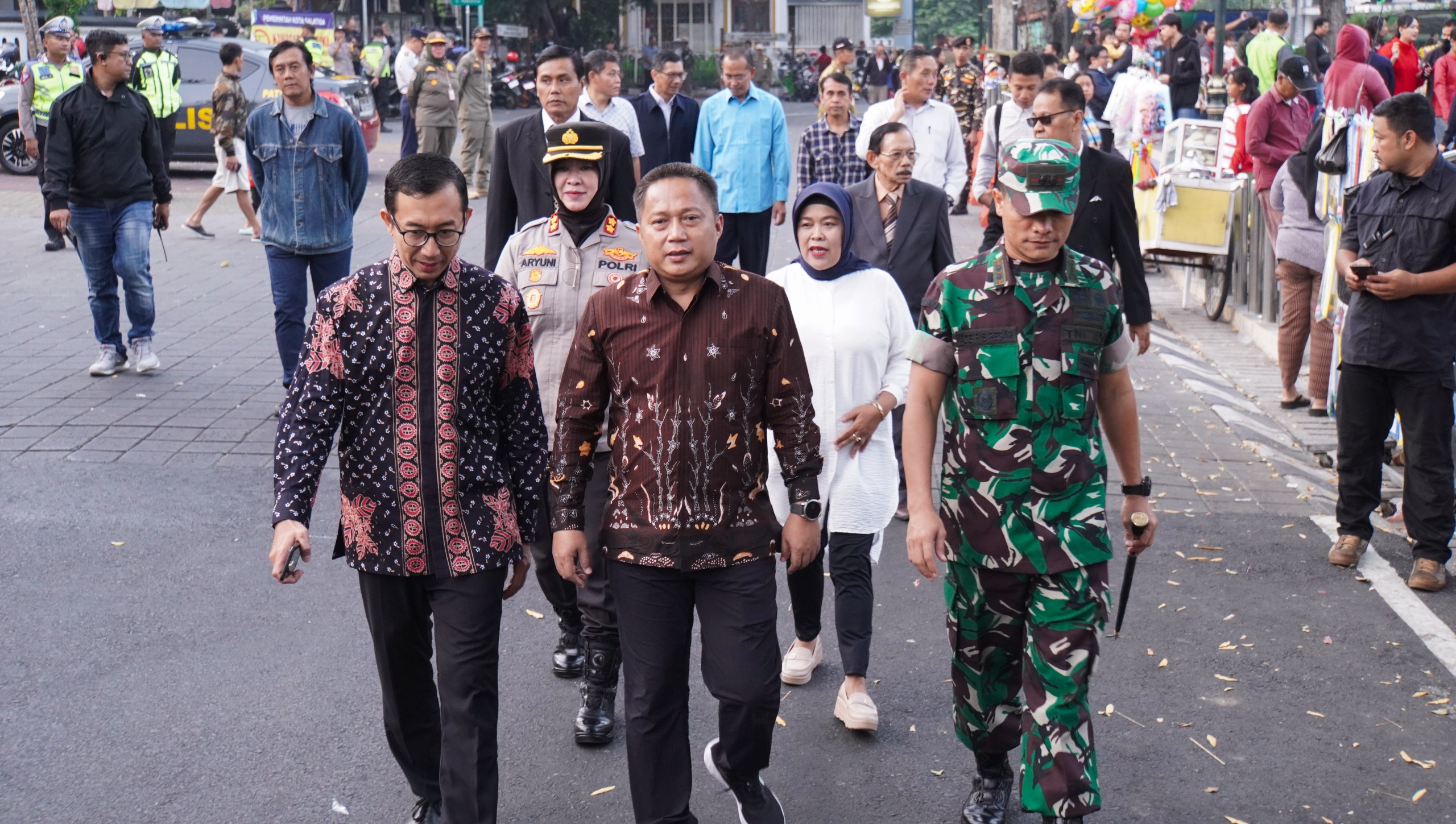 Pj Wali Kota Salatiga ikuti ibadah Natal Bersama di Alun-alun Salatiga