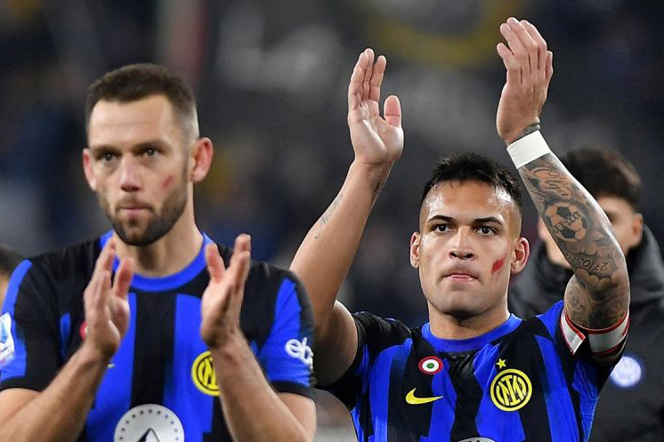 Inter Milan puncaki klasemen setelah kalahkan Lazio 2-0 Inter Milan puncaki klasemen setelah kalahkan Lazio 2-0