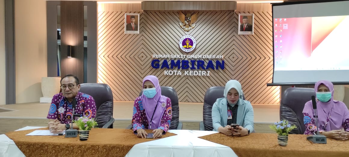 Sambut Bandara Kediri, RSUD Gambiran Kota Kediri beli ambulance VIP Sambut Bandara Kediri, RSUD Gambiran Kota Kediri beli ambulance VIP