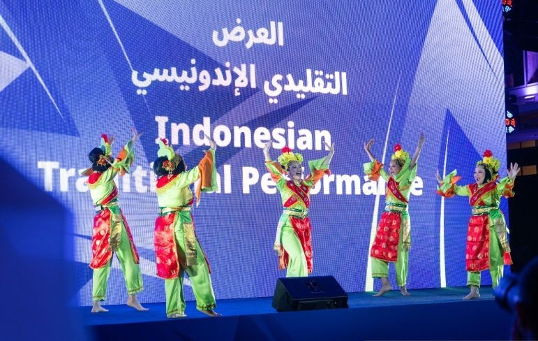 Tarian Indonesia Meriahkan Peluncuran Maskot Piala Asia di Qatar Tarian Indonesia Meriahkan Peluncuran Maskot Piala Asia di Qatar