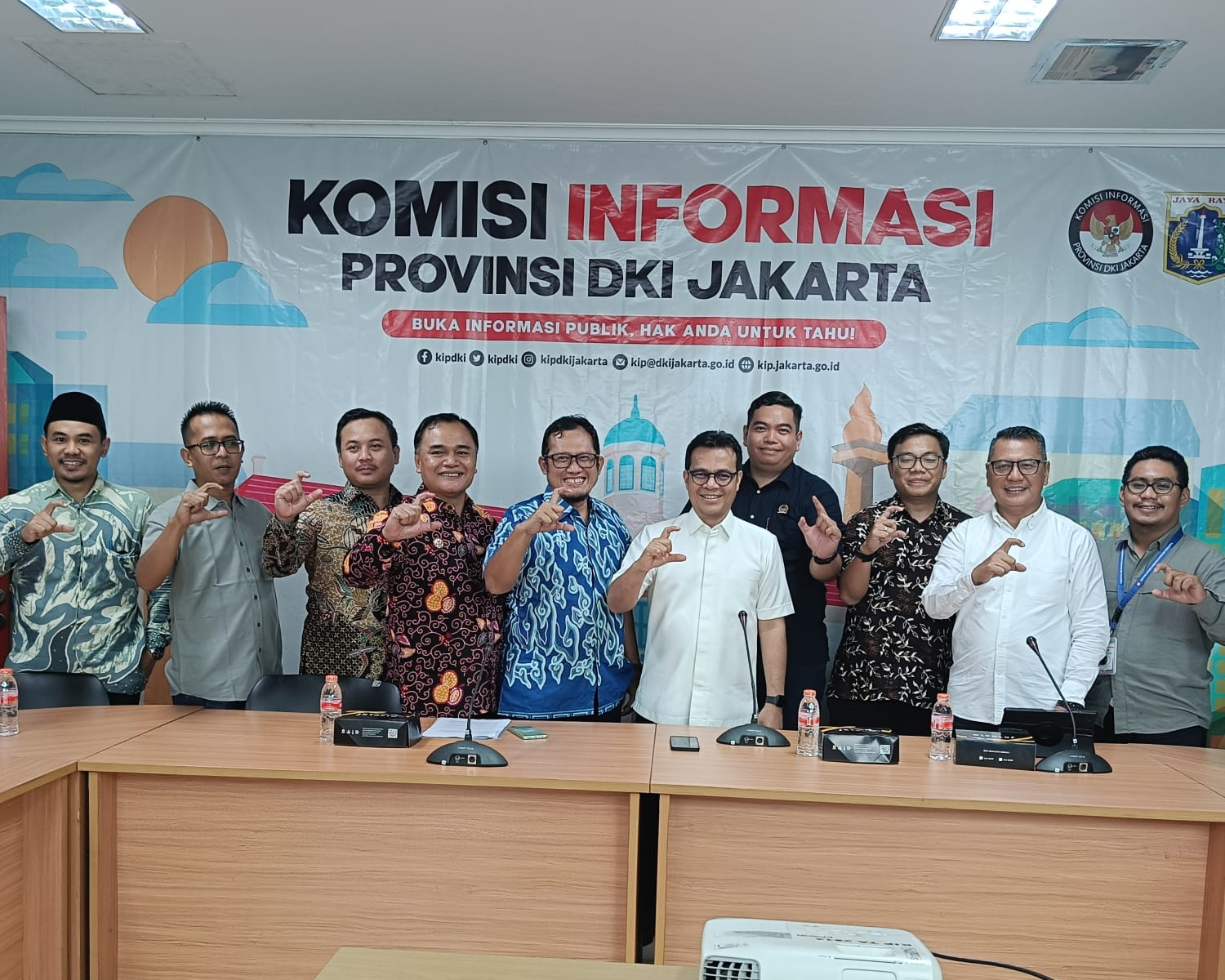KI DKI gelar FGD: Catatan Akhir Tahun Sinergi dan Perspektif Media dalam Bingkai Keterbukaan Informasi Publik KI DKI gelar FGD: Catatan Akhir Tahun Sinergi dan Perspektif Media dalam Bingkai Keterbukaan Informasi Publik