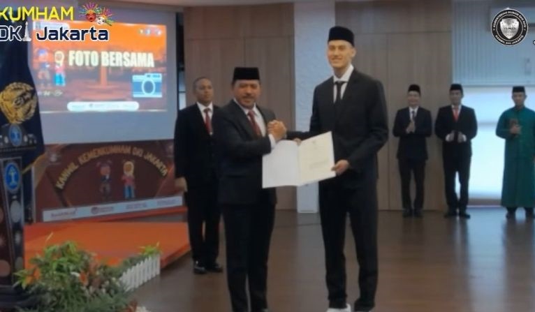 Jay Idzes resmi jadi Warga Negara Indonesia Jay Idzes resmi jadi Warga Negara Indonesia