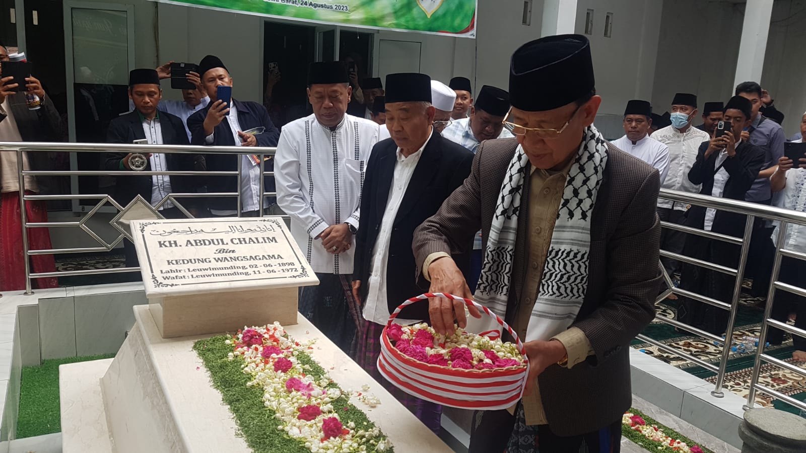KH. Abdul Chalim akan diabadikan jadi nama jalan di Majalengka dan nama Bandara KH. Abdul Chalim akan diabadikan jadi nama jalan di Majalengka dan nama Bandara