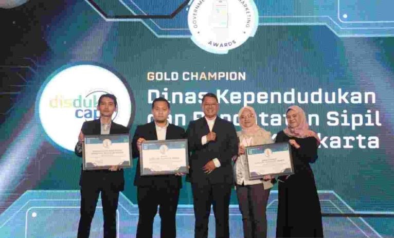 Dinas Dukcapil DKI raih tiga penghargaan atas layanan publik digital Dinas Dukcapil DKI raih tiga penghargaan atas layanan publik digital