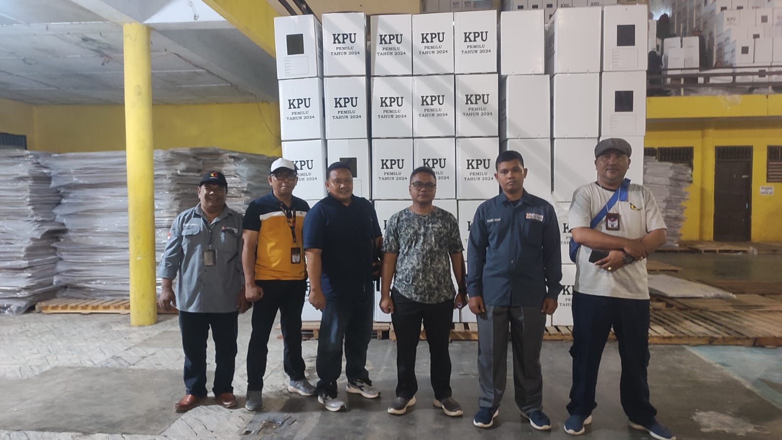 KPU Langkat rakit kotak suara Pemilu 2024 KPU Langkat rakit kotak suara Pemilu 2024