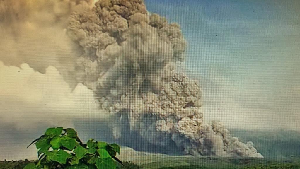 4 Desember 2021 dan 2022, Gunung Semeru meletus 4 Desember 2021 dan 2022, Gunung Semeru meletus