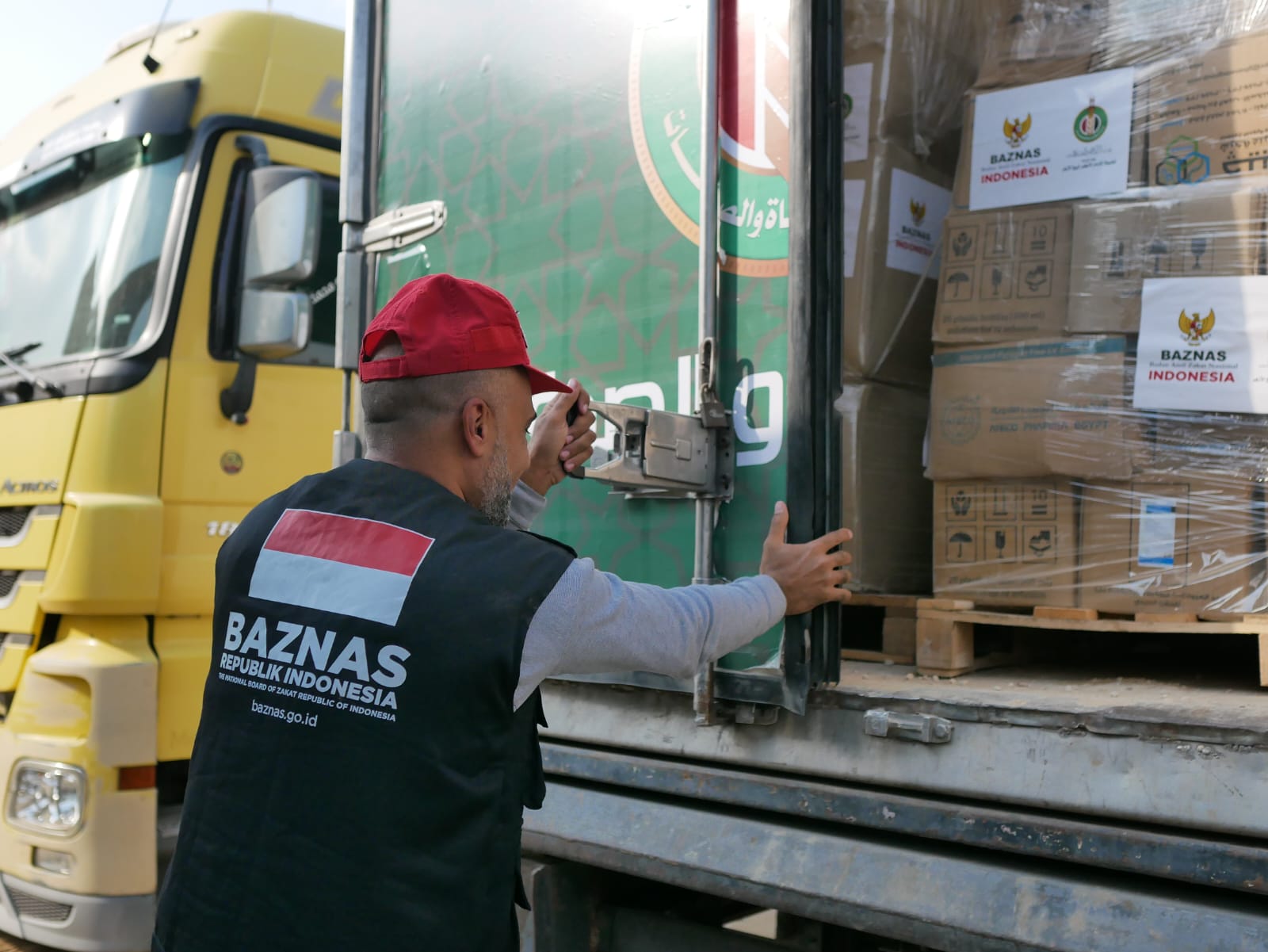 Bersama Bayt Zakat Wa As-Shadaqat Mesir, BAZNAS kirim bantuan untuk Palestina Bersama Bayt Zakat Wa As-Shadaqat Mesir, BAZNAS kirim bantuan untuk Palestina