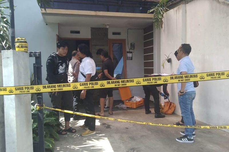 Polisi ungkap motif dugaan bunuh diri satu keluarga di Malang Polisi ungkap motif dugaan bunuh diri satu keluarga di Malang