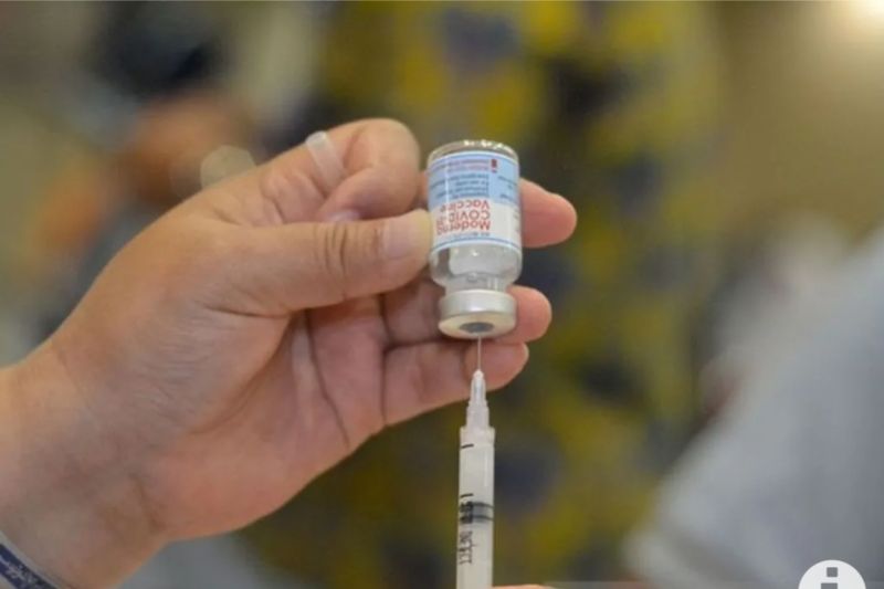 Gerakan memakai masker dan mengikuti vaksin untuk mencegah COVID-19 Gerakan memakai masker dan mengikuti vaksin untuk mencegah COVID-19