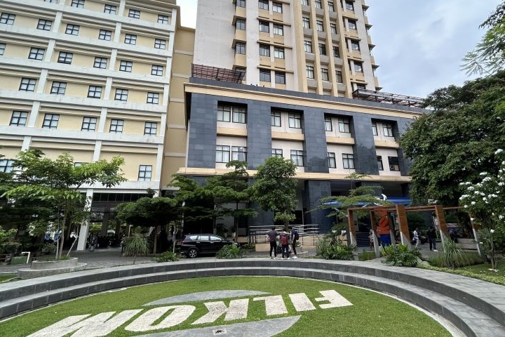 Polisi ungkap perempuan lompat dari gedung Filkom mantan mahasiswa UB Polisi ungkap perempuan lompat dari gedung Filkom mantan mahasiswa UB
