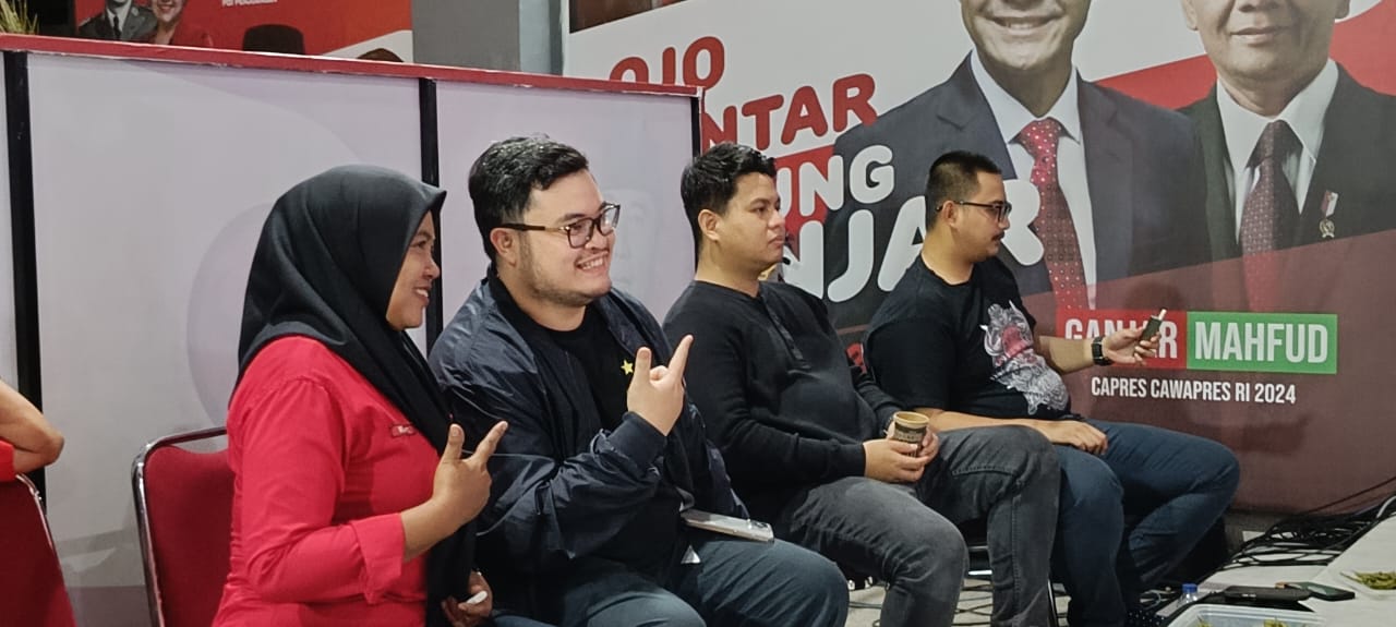 Jadi jurkam Ganjar - Mahfud, Bupati Dhito nobar debat capres di Kediri Jadi jurkam Ganjar - Mahfud, Bupati Dhito nobar debat capres di Kediri