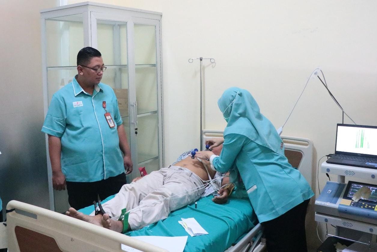 1.324 calon jamaah haji asal Kudus jalani pemeriksaan kesehatan di RSUD dr. Loekmono Hadi 1.324 calon jamaah haji asal Kudus jalani pemeriksaan kesehatan di RSUD dr. Loekmono Hadi