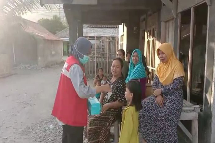 Aktivitas warga Pulau Sebesi terganggu dampak abu vulkanik Anak Krakatau Aktivitas warga Pulau Sebesi terganggu dampak abu vulkanik Anak Krakatau