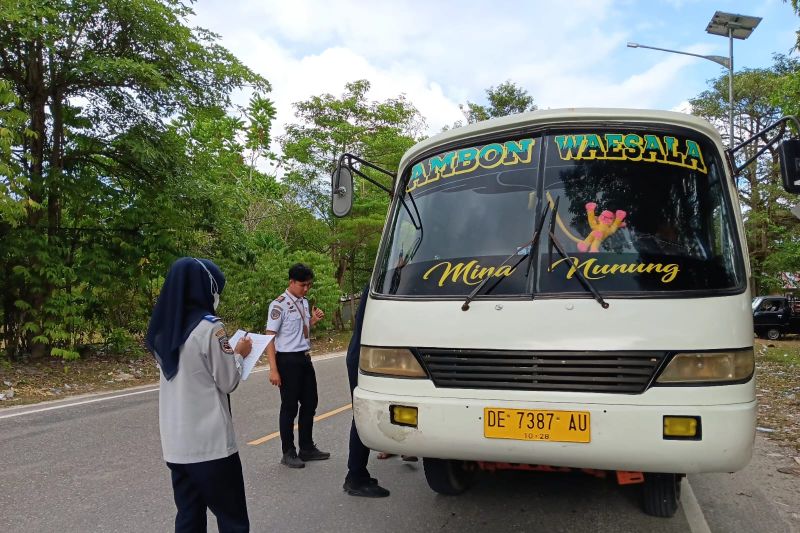 BPTD Maluku cek kesiapan kendaraan penumpang bus jelang Nataru BPTD Maluku cek kesiapan kendaraan penumpang bus jelang Nataru