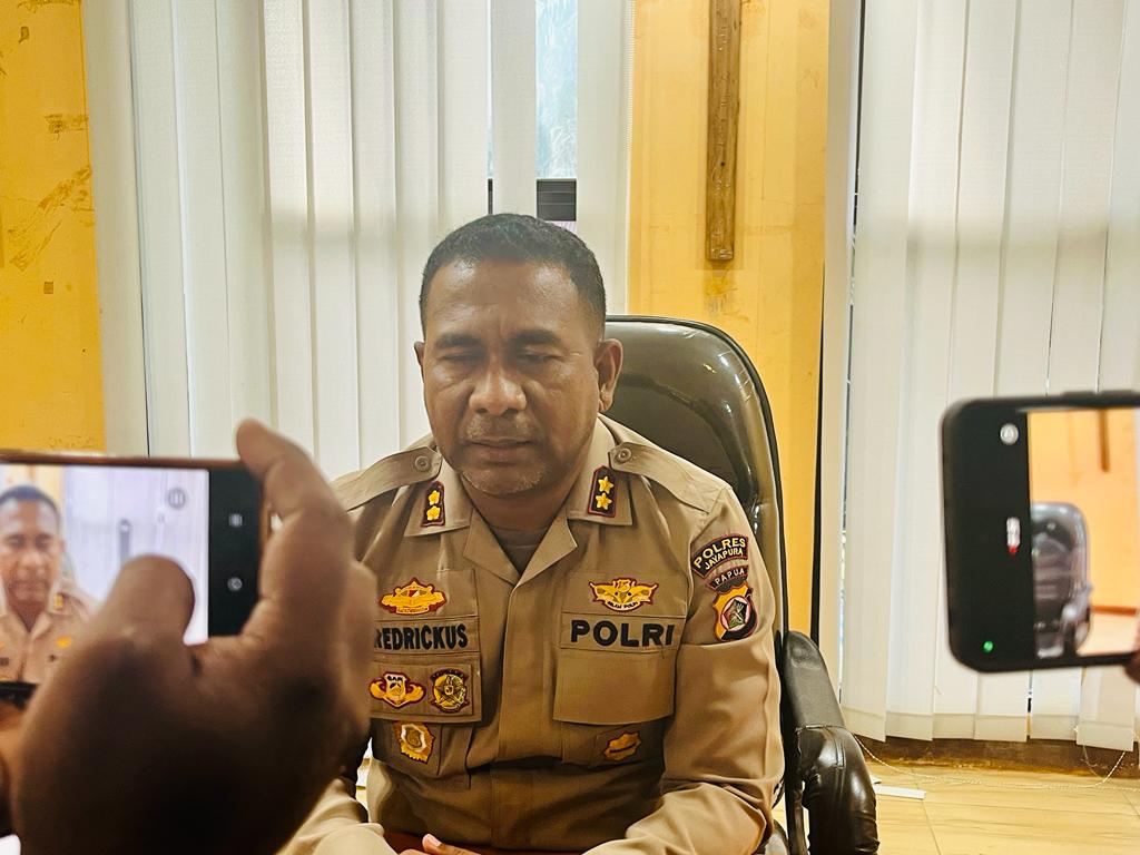 Masyarakat Jayapura diimbau hentikan aktifitas saat Iring-iringan jenazah Lukas Enembe melintas Masyarakat Jayapura diimbau hentikan aktifitas saat Iring-iringan jenazah Lukas Enembe melintas