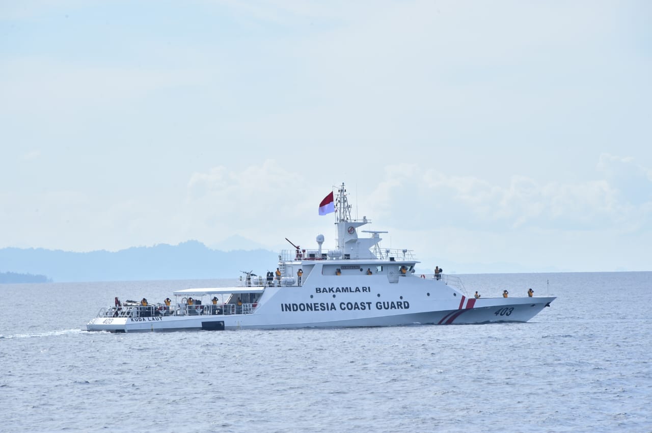 KN Kuda Laut-403 Bakamla RI Sailing Pass di Hari Nusantara KN Kuda Laut-403 Bakamla RI Sailing Pass di Hari Nusantara