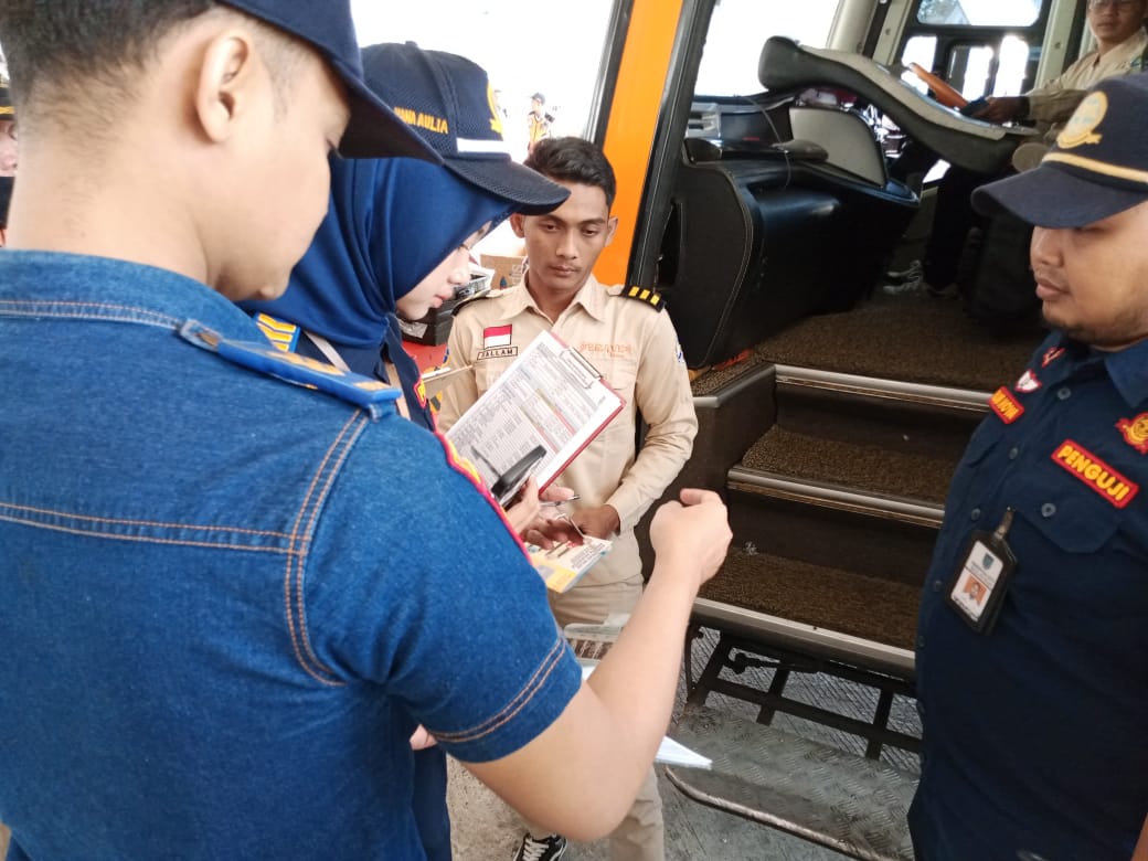 Jelang Nataru, Dishub Salatiga cek kelaikan kendaraan