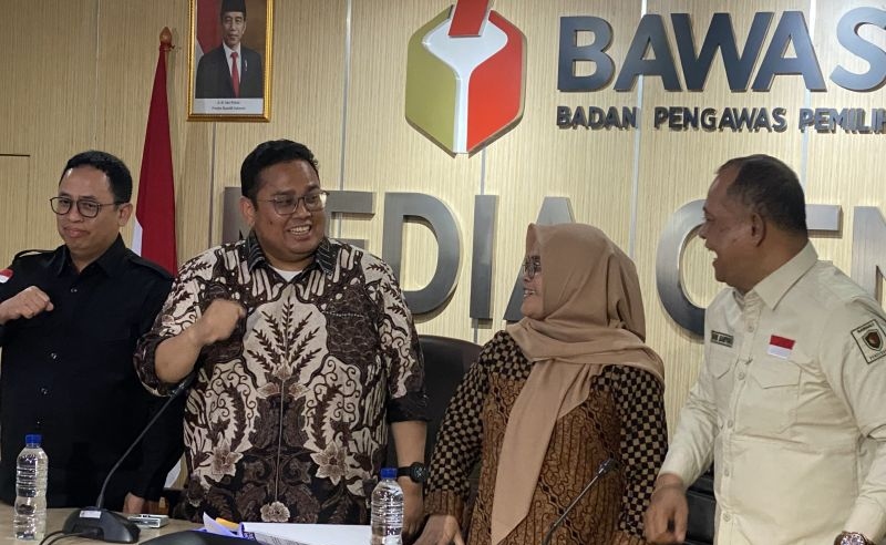 Bawaslu nyatakan Mayor Teddy hadiri debat capres sebagai ajudan Prabowo Bawaslu nyatakan Mayor Teddy hadiri debat capres sebagai ajudan Prabowo