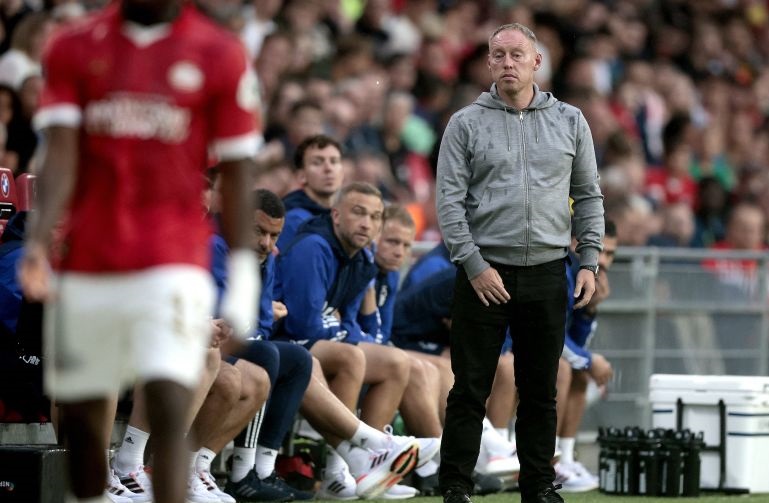 Nottingham Forest pecat pelatih Cooper dan disebut sedang dekati Nuno