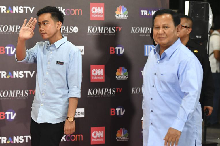 Prabowo beri nilai 9,9 bagi Gibran setelah debat Pilpres 2024 Prabowo beri nilai 9,9 bagi Gibran setelah debat Pilpres 2024