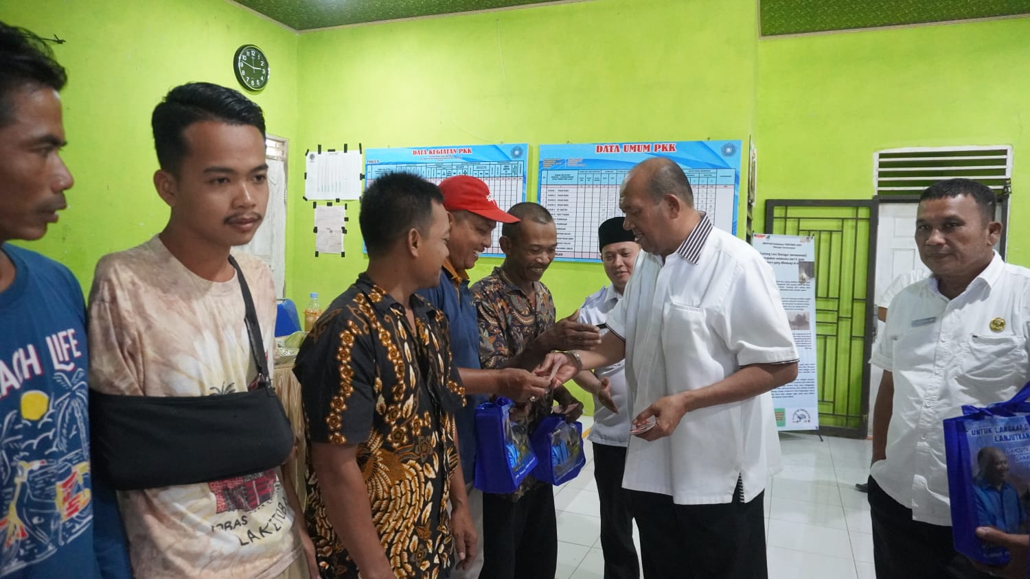 Plt Bupati Langkat anggarkan Rp90 miliar untuk perbaikan jalan Stabat - Secanggang Plt Bupati Langkat anggarkan Rp90 miliar untuk perbaikan jalan Stabat - Secanggang