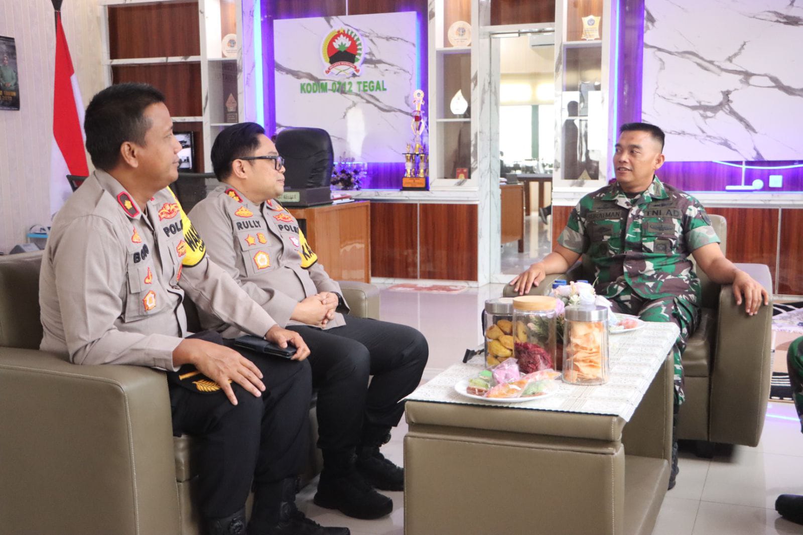 Tingkatkan sinergitas, Kapolres Tegal Kota silaturahmi ke Kodim 0712/Tegal Tingkatkan sinergitas, Kapolres Tegal Kota silaturahmi ke Kodim 0712/Tegal