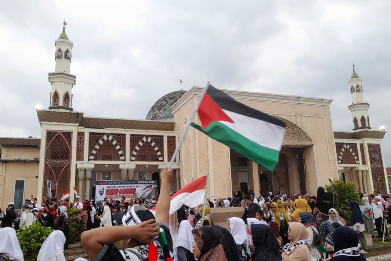 Pemukim Israel serang jemaah Palestina saat shalat maghrib Pemukim Israel serang jemaah Palestina saat shalat maghrib