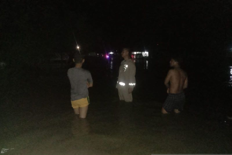 Puluhan rumah warga di Poso Pesisir tergenang banjir Puluhan rumah warga di Poso Pesisir tergenang banjir