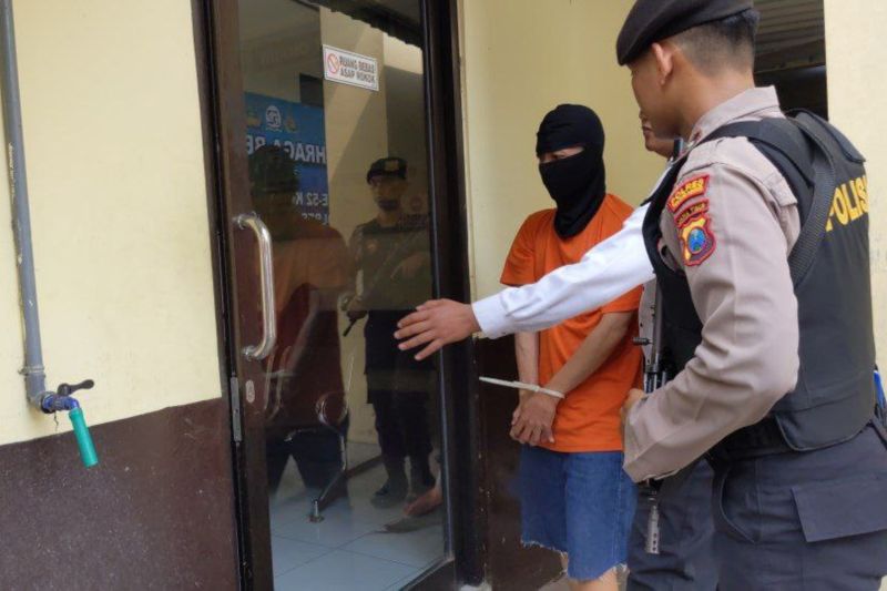 Polres Tulungagung tahan oknum pengusaha jasa travel umroh Polres Tulungagung tahan oknum pengusaha jasa travel umroh