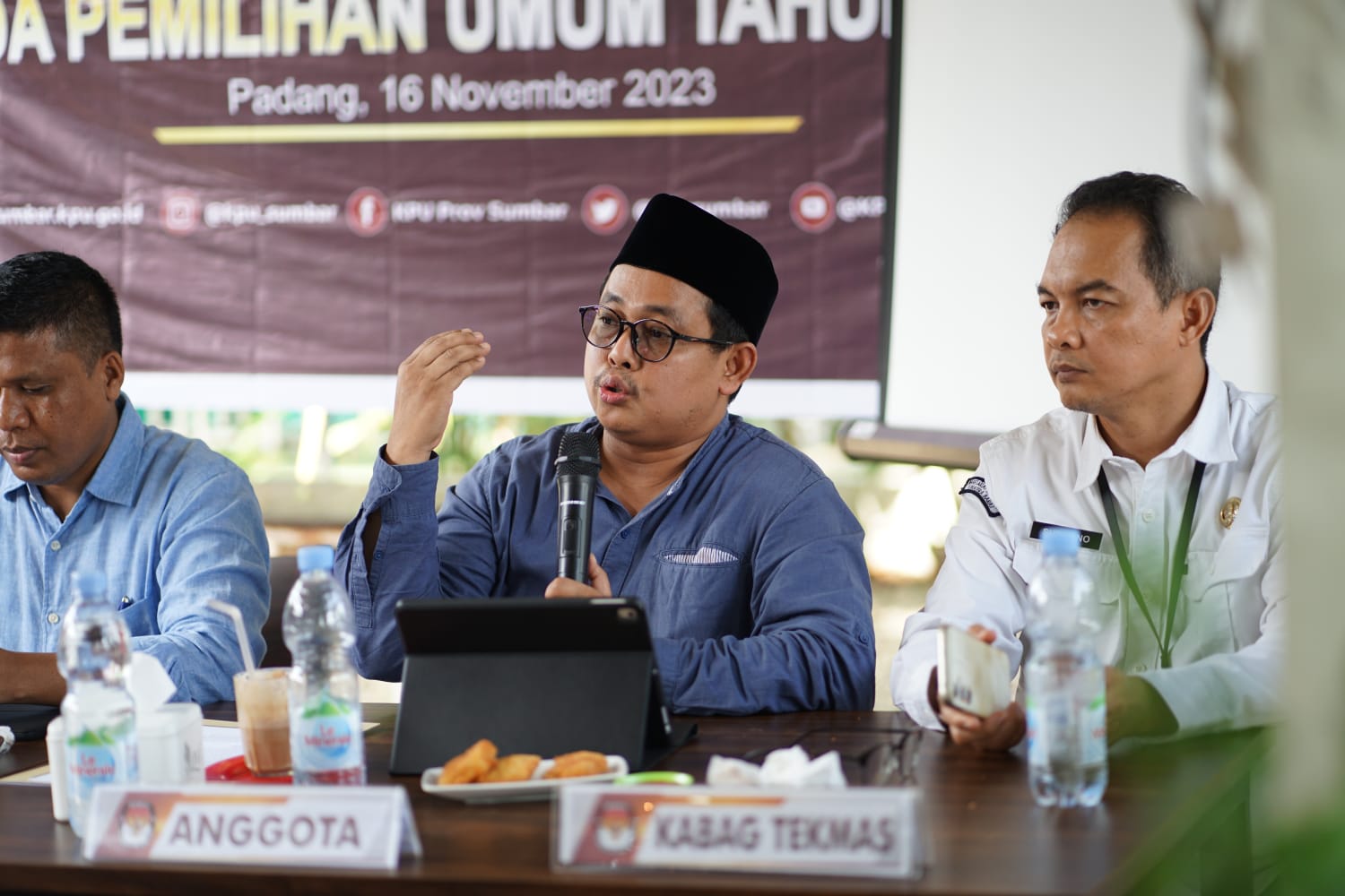 KPU kembali coret 3 caleg dari DCT, Ory sebut genap 6 caleg yang sudah dicoret KPU kembali coret 3 caleg dari DCT, Ory sebut genap 6 caleg yang sudah dicoret
