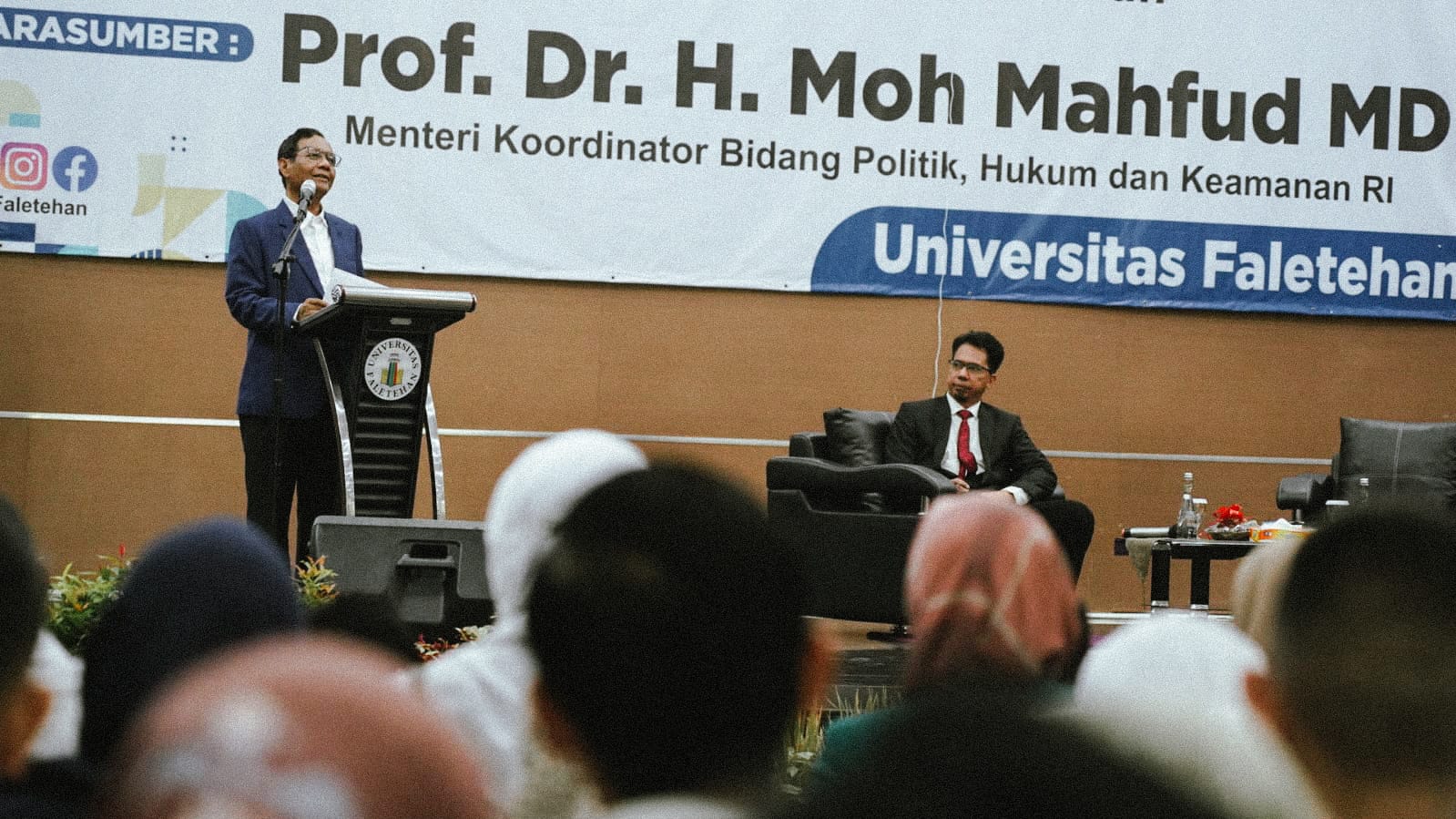 Mahfud ajak mahasiswa gelorakan perlawanan terhadap korupsi dan ketidakadilan Mahfud ajak mahasiswa gelorakan perlawanan terhadap korupsi dan ketidakadilan