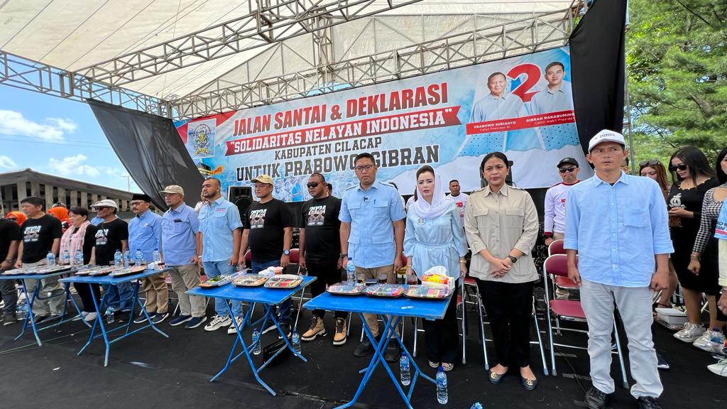 Ribuan nelayan Cilacap deklarasi dukung Prabowo Ribuan nelayan Cilacap deklarasi dukung Prabowo
