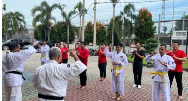 Tingkatkan kemampuan bela diri, pegawai Rutan Kelas 1 Medan ikuti pelatihan kempo Tingkatkan kemampuan bela diri, pegawai Rutan Kelas 1 Medan ikuti pelatihan kempo