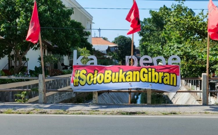 Gibran tak permasalahkan munculnya spanduk penolakan di Surakarta Gibran tak permasalahkan munculnya spanduk penolakan di Surakarta