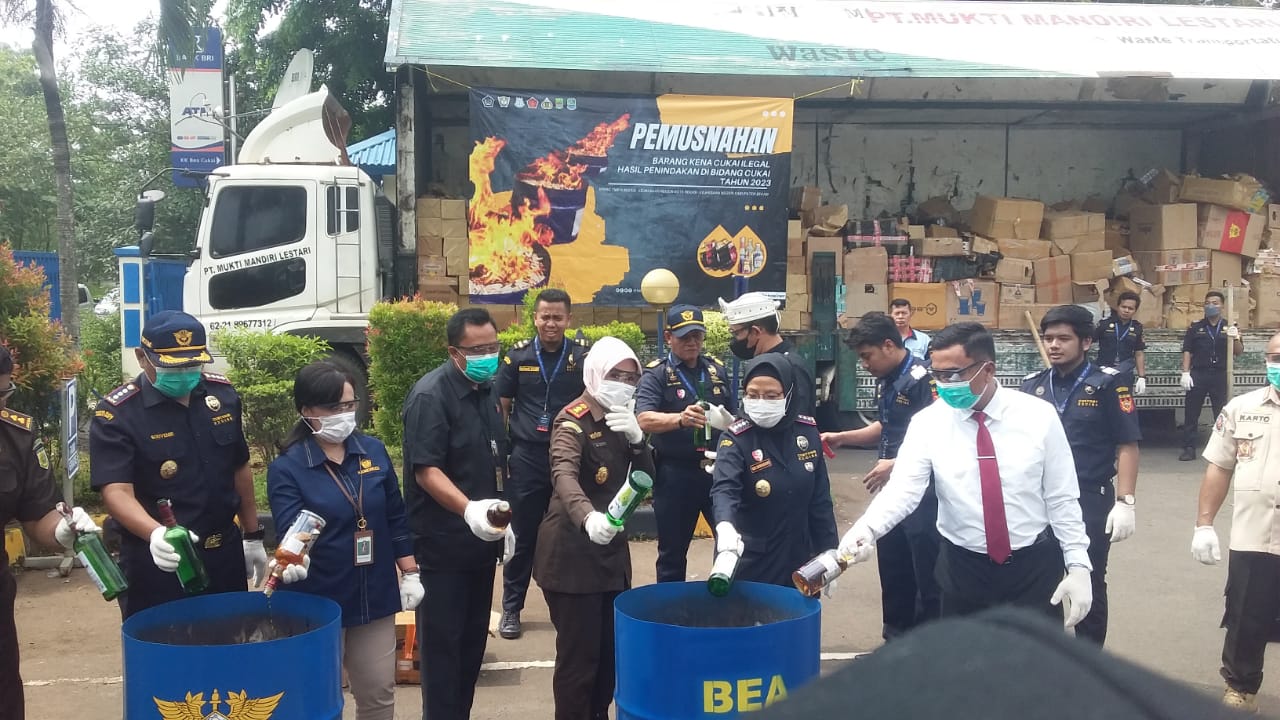 Kantor Bea Cukai Bekasi nilai adanya peningkatan peredaran rokok ilegal di tahun 2023 Kantor Bea Cukai Bekasi nilai adanya peningkatan peredaran rokok ilegal di tahun 2023