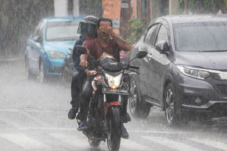 Warga Yogyakarta diimbau waspadai potensi hujan disertai petir Warga Yogyakarta diimbau waspadai potensi hujan disertai petir