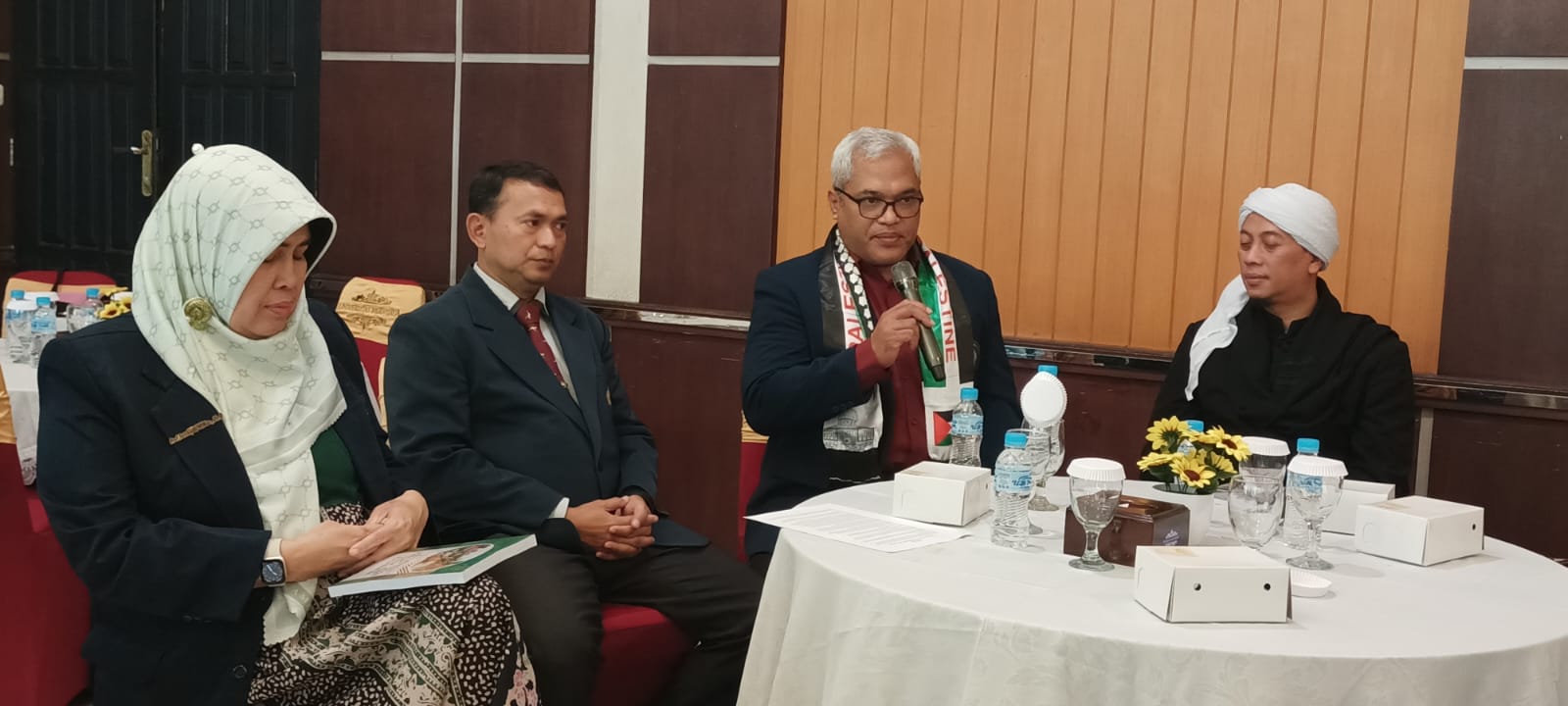 Dewan Profesor UB gelar bedah buku dan deklarasi solidaritas Palestina Dewan Profesor UB gelar bedah buku dan deklarasi solidaritas Palestina