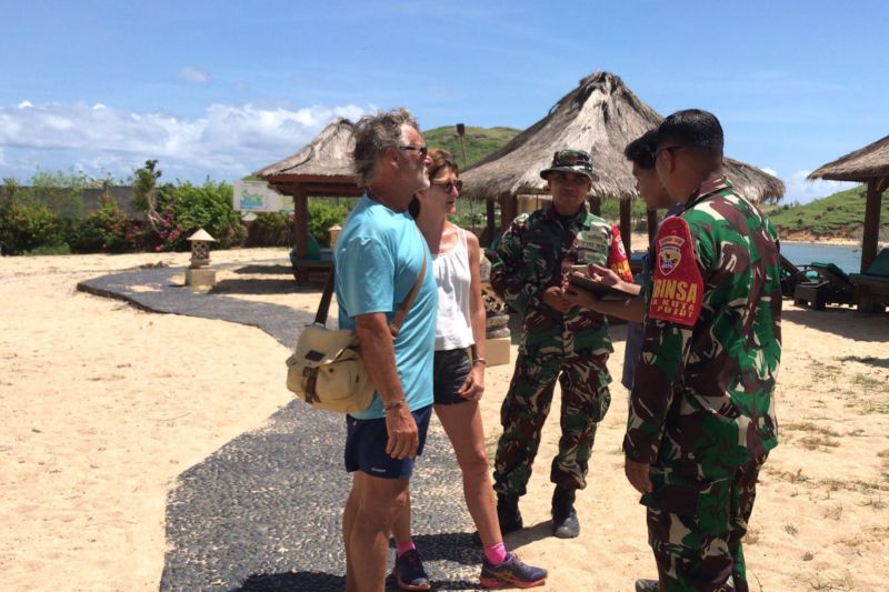 Jelang tahun baru TNI Lombok Tengah mulai amankan kawasan wisata Jelang tahun baru TNI Lombok Tengah mulai amankan kawasan wisata