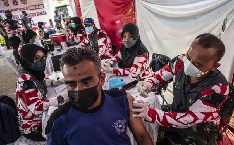 Warga usia 50 tahun ke atas harus lengkapi dosis vaksin COVID-19