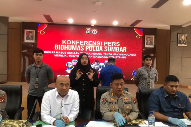Polda tangkap pelaku penipuan investasi bodong bernilai Rp1,1 miliar Polda tangkap pelaku penipuan investasi bodong bernilai Rp1,1 miliar