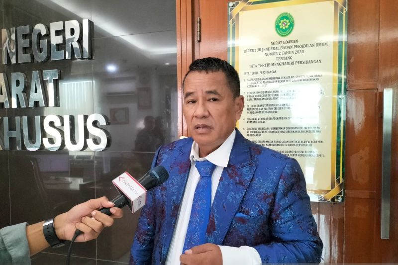 Hotman Paris sebut dakwaan terhadap Teddy Minahasa prematur