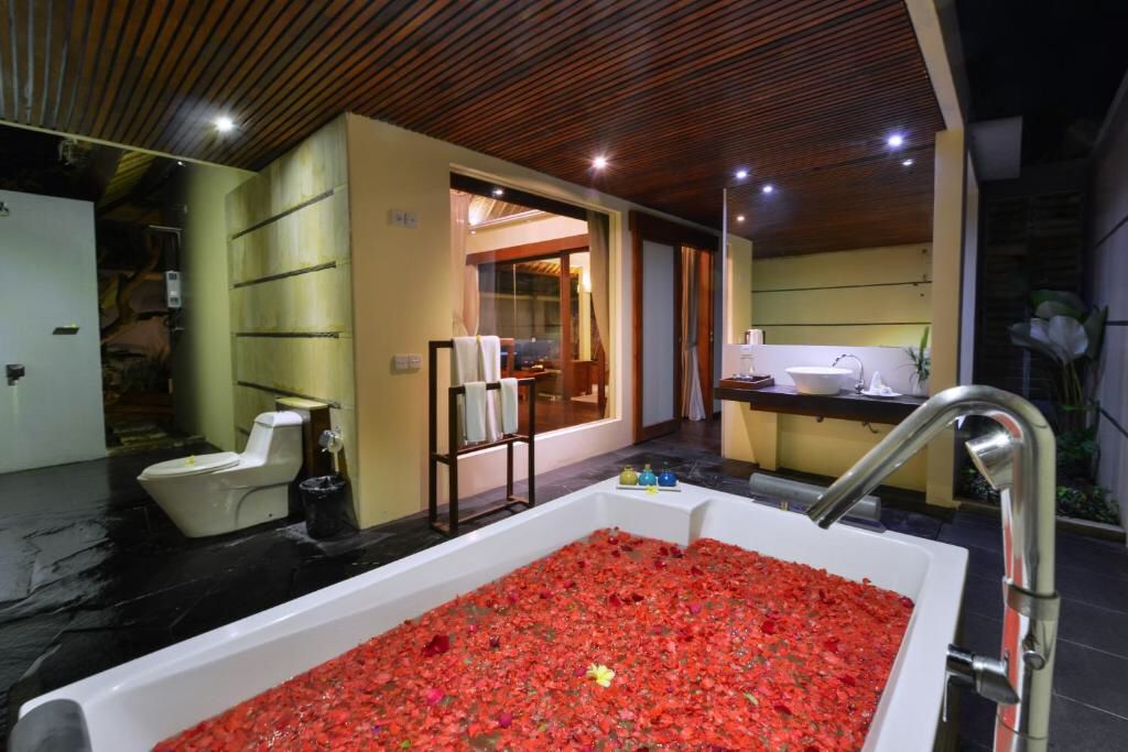 Waringin Hospitality hadirkan Avery Le Nixsun Villa di Bali